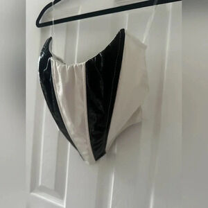 Fashion Nova Size M Black and White Strapless Crop Top NWOT